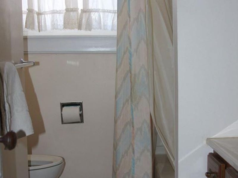 2373 Stratford Avenue, Cincinnati, OH 45219 Photo 8