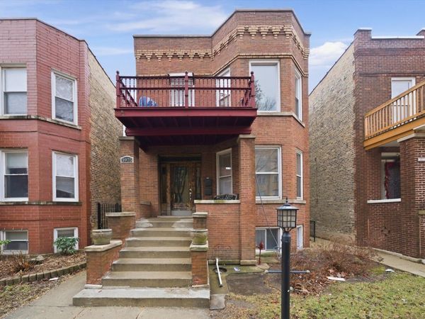 3975 W Barry Avenue, Chicago, IL 60618