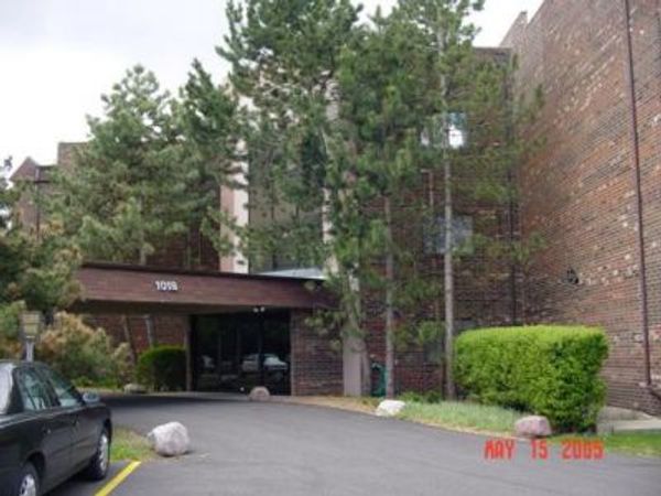 1018 Castilian Court , Unit 302, Glenview, IL 60025