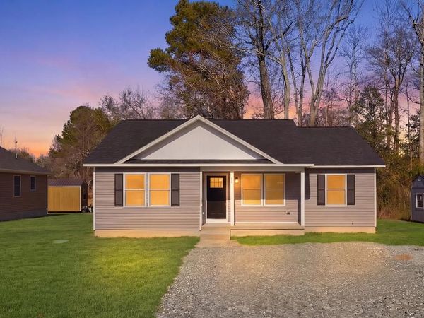 826 S Glebe Road, MONTROSS, VA 22520