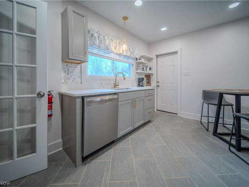 204 Morningview Avenue, Akron, OH 44305 Photo 11