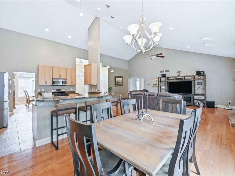 105 Muirfield Drive SE, Howland, OH 44484 Photo 18