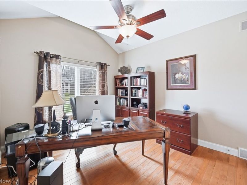 105 Muirfield Drive SE, Howland, OH 44484 Photo 23