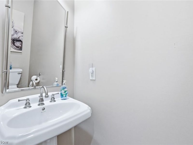 105 Muirfield Drive SE, Howland, OH 44484 Photo 26