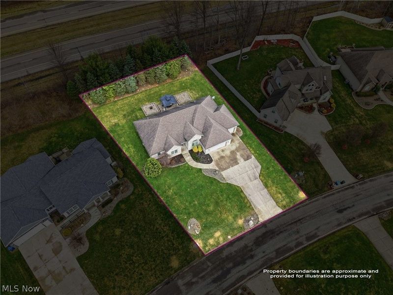 105 Muirfield Drive SE, Howland, OH 44484 Photo 4