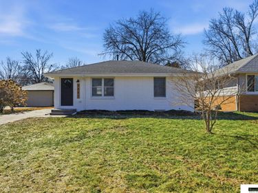 6861 BENTON Street , Lincoln, NE 68507