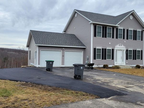 146 Brookview Drive, Hooksett, NH 03106