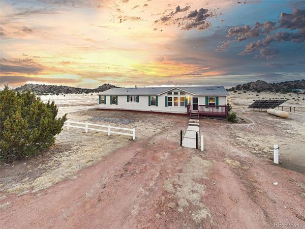 699 Cedar Hills Road, Penrose, CO 81240