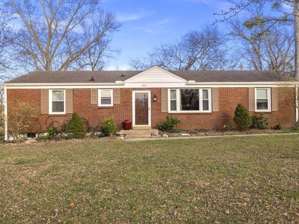 2013 Alpine Dr , Columbia, TN 38401