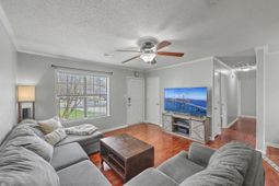 113 Pine Court photo 4