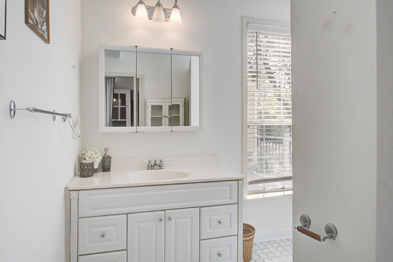 1390 Crystal Shore Court Photo 12