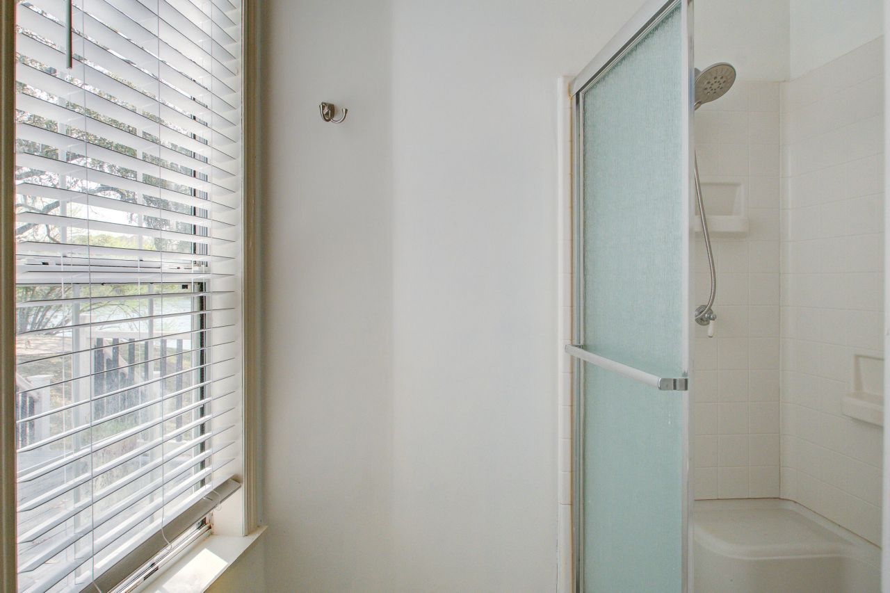 1390 Crystal Shore Court Photo 13