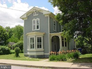 215 BLUE RIDGE AVENUE , FRONT ROYAL, VA 22630