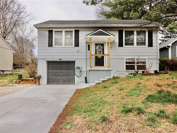 11214 E 10th Street, Independence, MO 64054