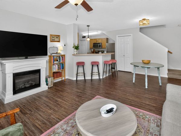 8610 Ep True Parkway, Unit 2011, West Des Moines, IA 50266