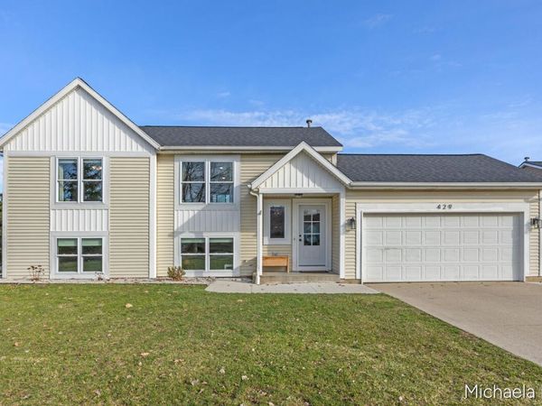 429 Plum Street, Wayland, MI 49348