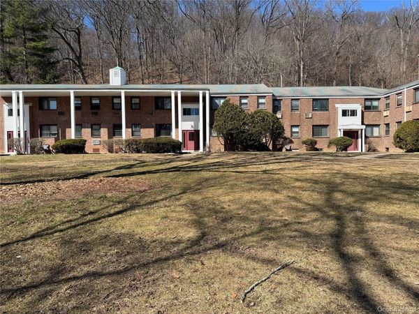 25 Lawrence Drive , Unit A, White Plains, NY 10603