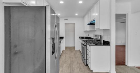 7467 Center Pkwy, Sacramento, CA 95823 Photo