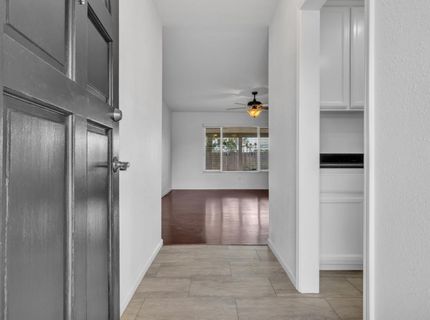 7467 Center Pkwy, Sacramento, CA 95823 Photo