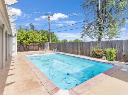 7467 Center Pkwy, Sacramento, CA 95823 Photo