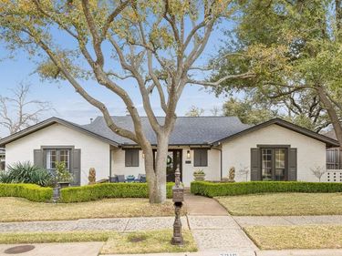 7616 Tory Sound Drive, Dallas, TX 75231