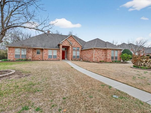 1810 Plum Creek Drive, Midlothian, TX 76065