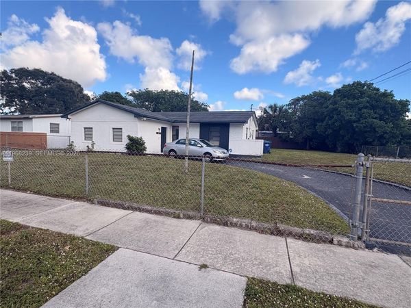 410 NW 34th Ave , Lauderhill, FL 33311