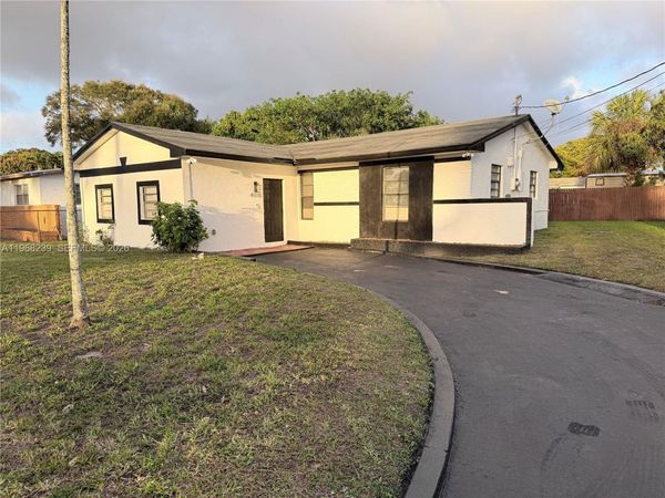 410 NW 34th Ave , Lauderhill, FL 33311