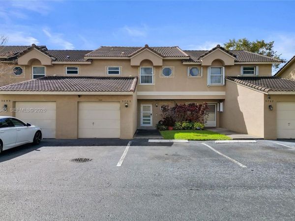 3703 NW 91st Ln , Sunrise, FL 33351