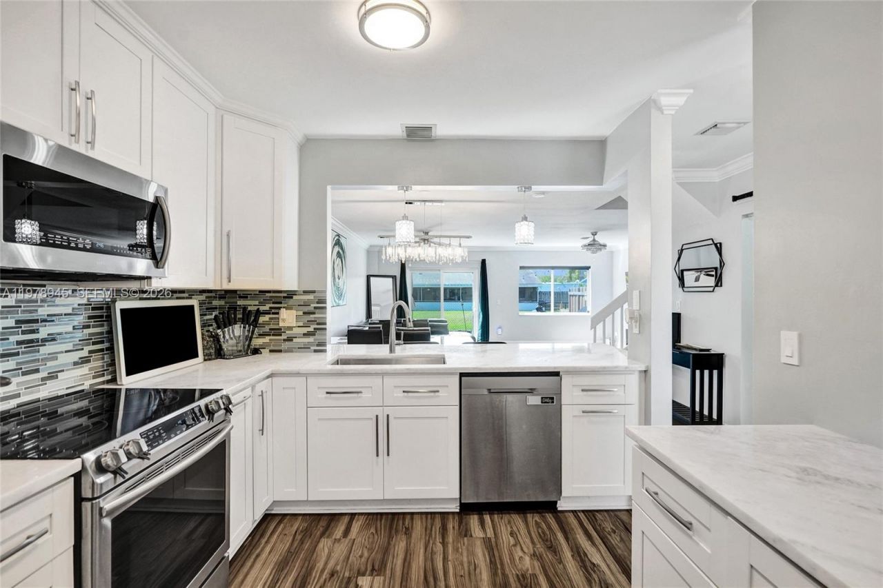 3703 NW 91st Ln , Sunrise, FL 33351 Photo