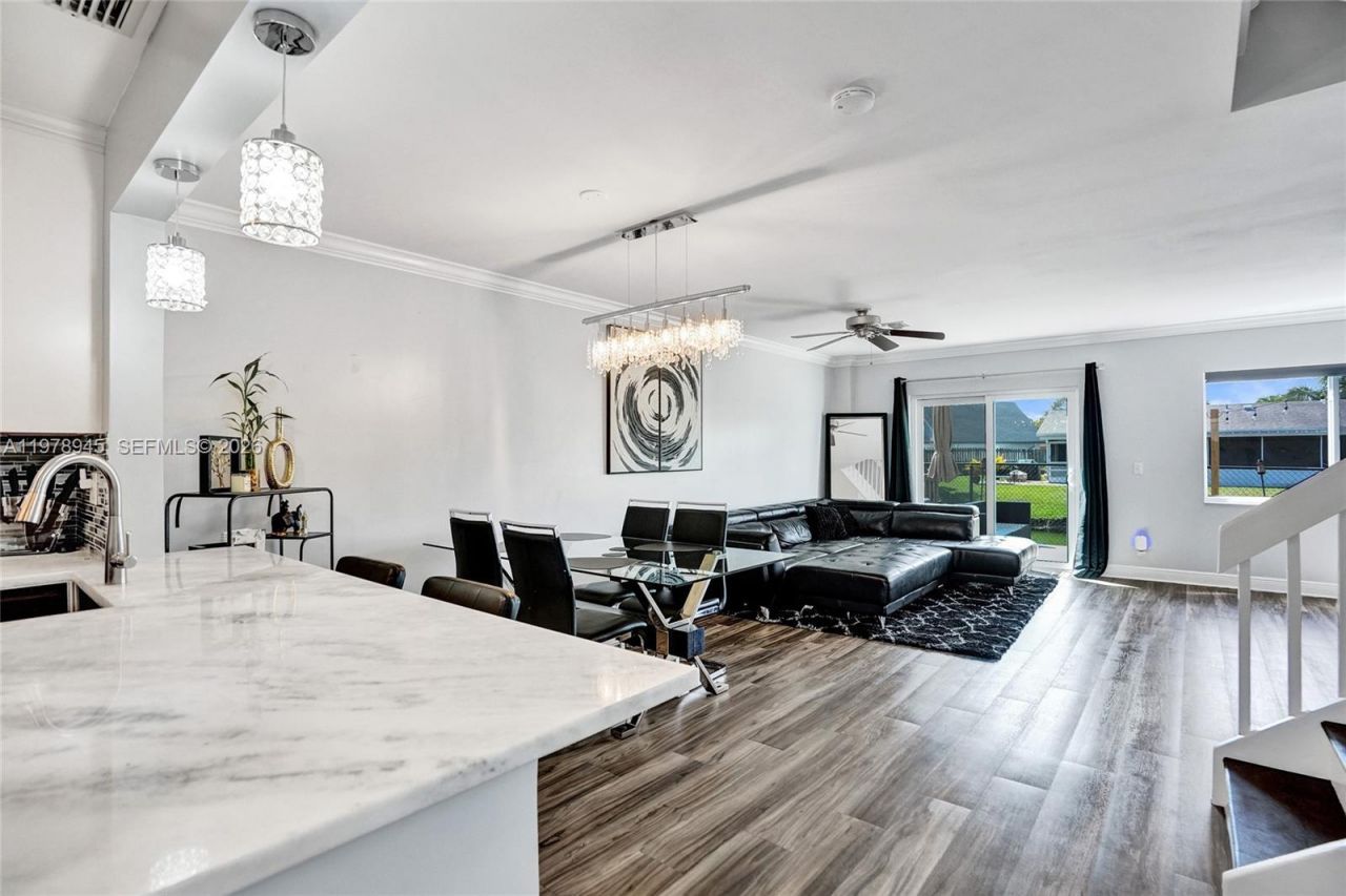 3703 NW 91st Ln , Sunrise, FL 33351 Photo