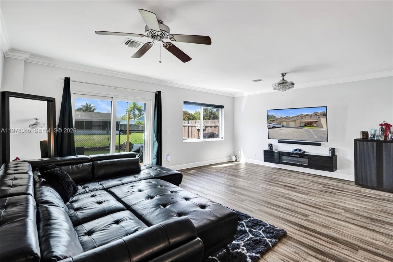 3703 NW 91st Ln , Sunrise, FL 33351 Photo