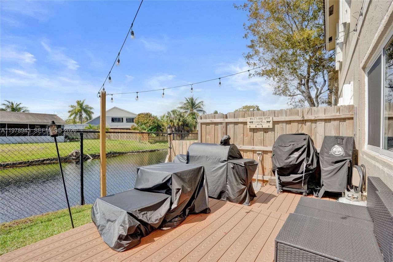 3703 NW 91st Ln , Sunrise, FL 33351 Photo