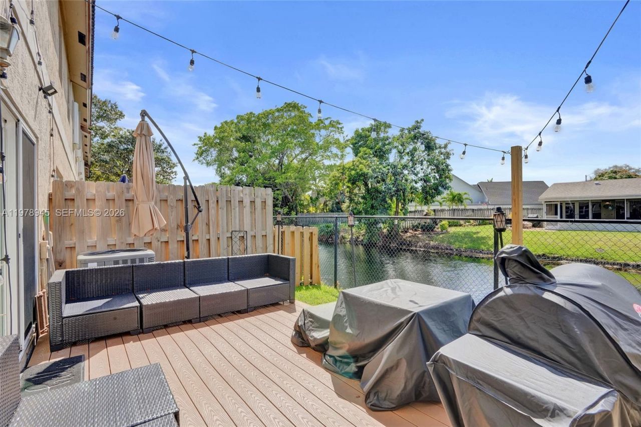 3703 NW 91st Ln , Sunrise, FL 33351 Photo