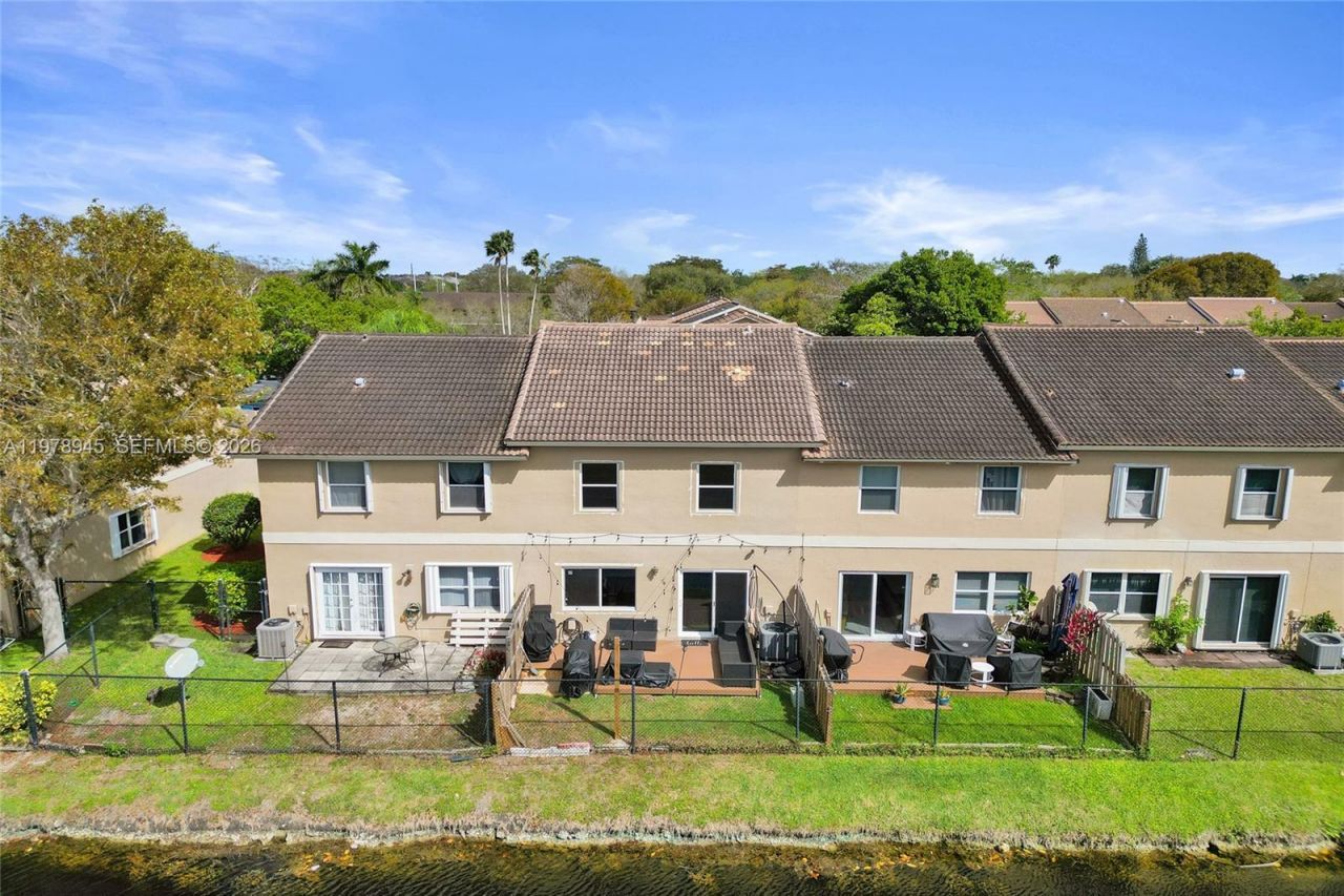 3703 NW 91st Ln , Sunrise, FL 33351 Photo