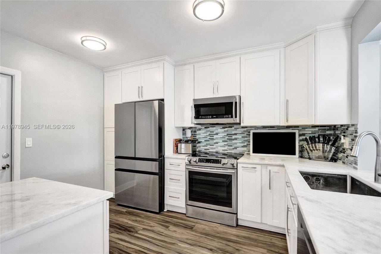 3703 NW 91st Ln , Sunrise, FL 33351 Photo