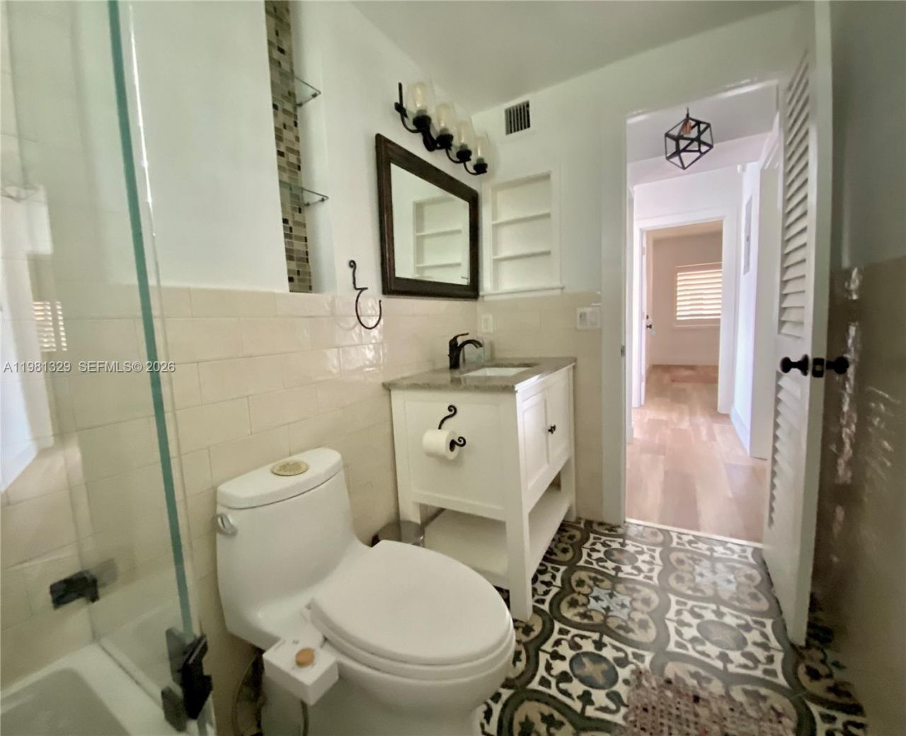 8040 Tatum Waterway Dr, Unit 5, Miami Beach, FL 33141 Photo
