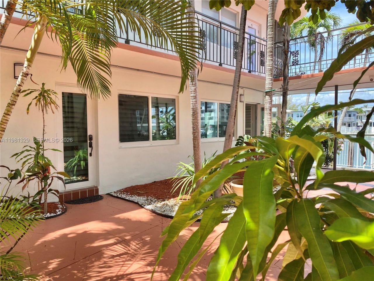 8040 Tatum Waterway Dr, Unit 5, Miami Beach, FL 33141 Photo