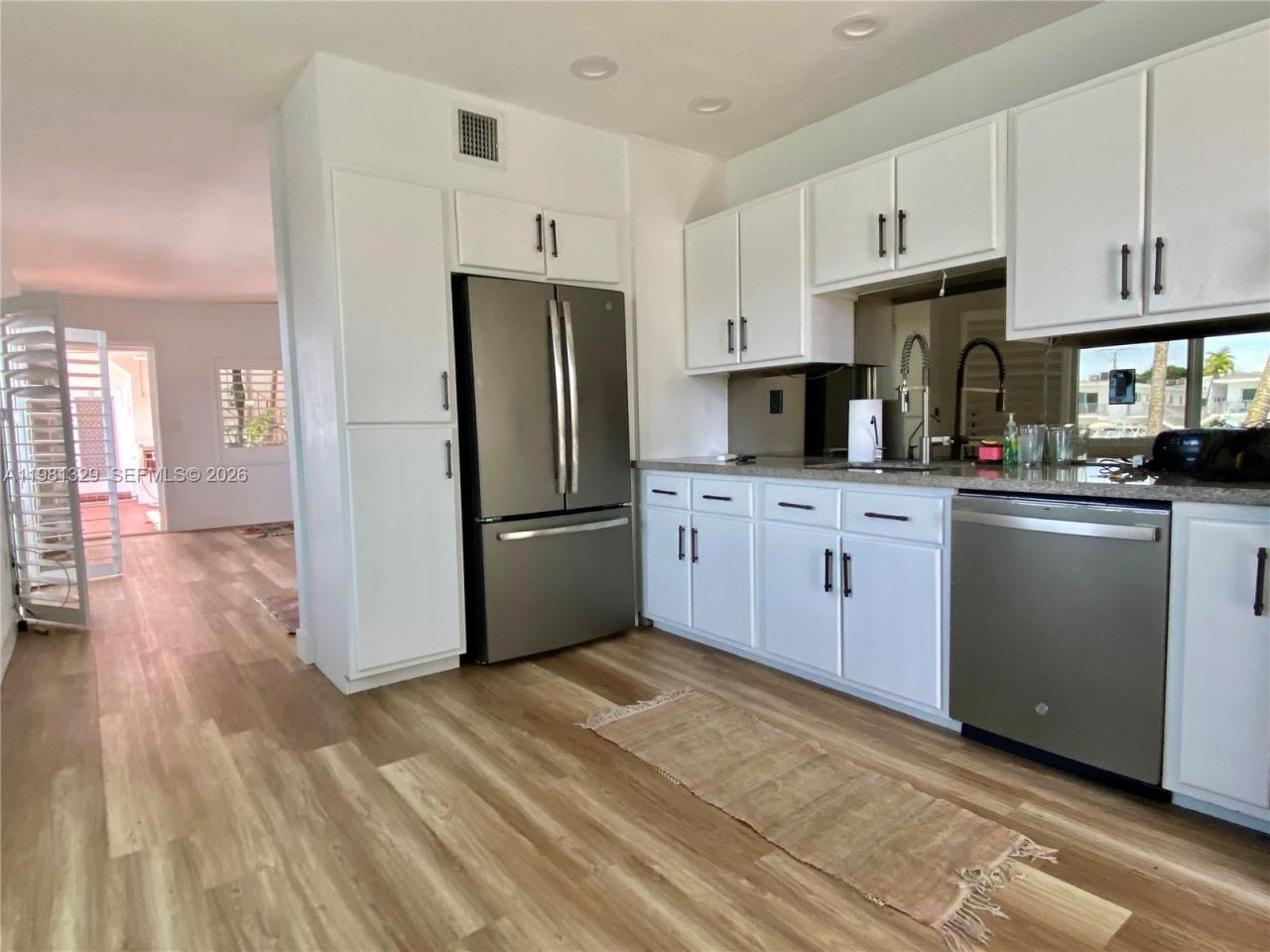 8040 Tatum Waterway Dr, Unit 5, Miami Beach, FL 33141 Photo