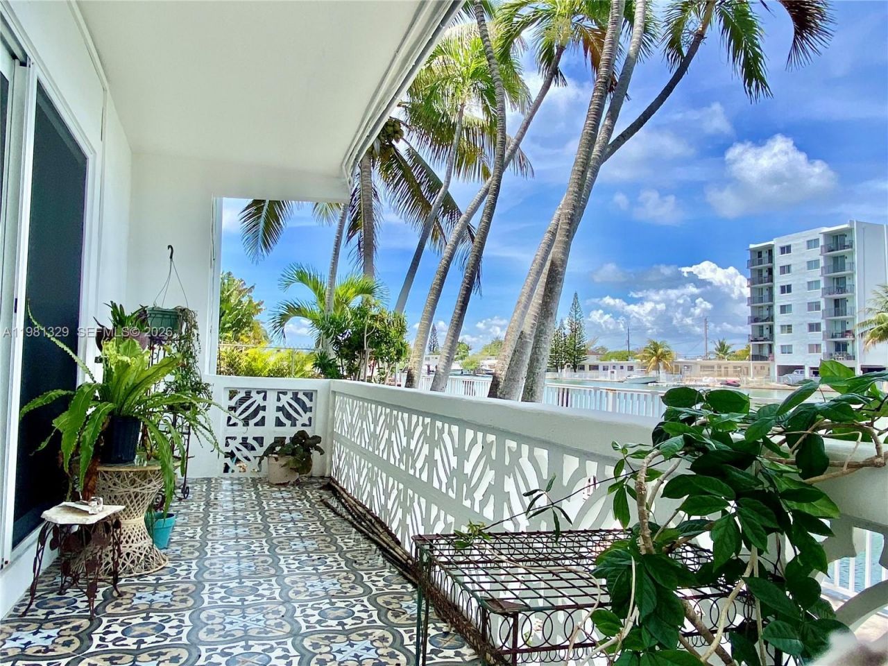 8040 Tatum Waterway Dr, Unit 5, Miami Beach, FL 33141 Photo