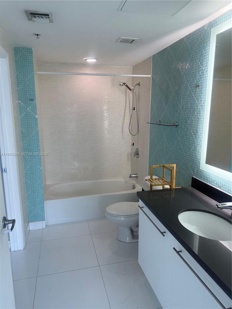 90 SW 3rd St, Unit 3203, Miami, FL 33130 Photo