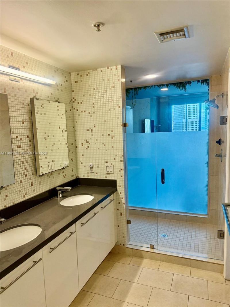 90 SW 3rd St, Unit 3203, Miami, FL 33130 Photo