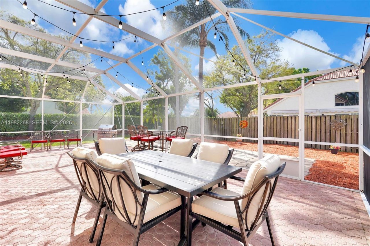 2632 Oak Park Cir, Davie, FL 33328 Photo