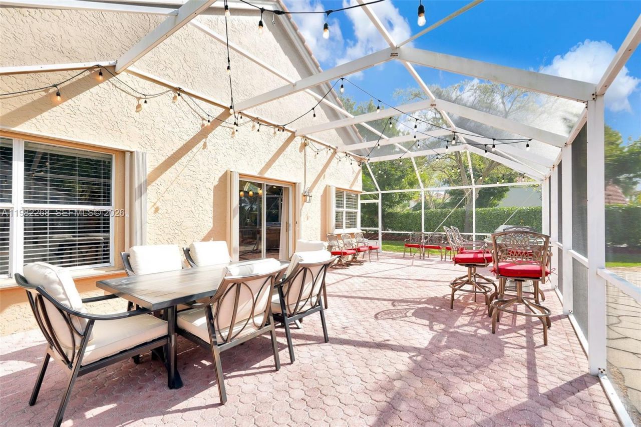 2632 Oak Park Cir, Davie, FL 33328 Photo