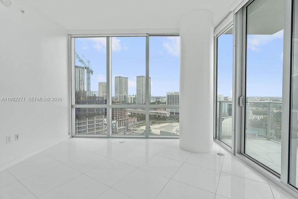 851 NE 1st Ave , Unit 2102, Miami, FL 33132 Photo