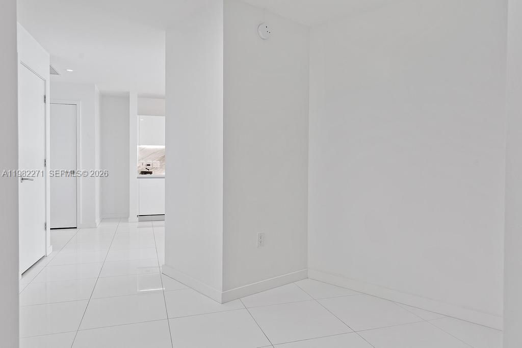 851 NE 1st Ave , Unit 2102, Miami, FL 33132 Photo