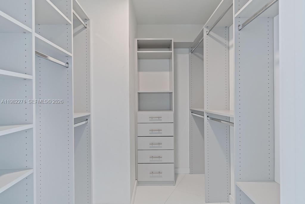 851 NE 1st Ave , Unit 2102, Miami, FL 33132 Photo