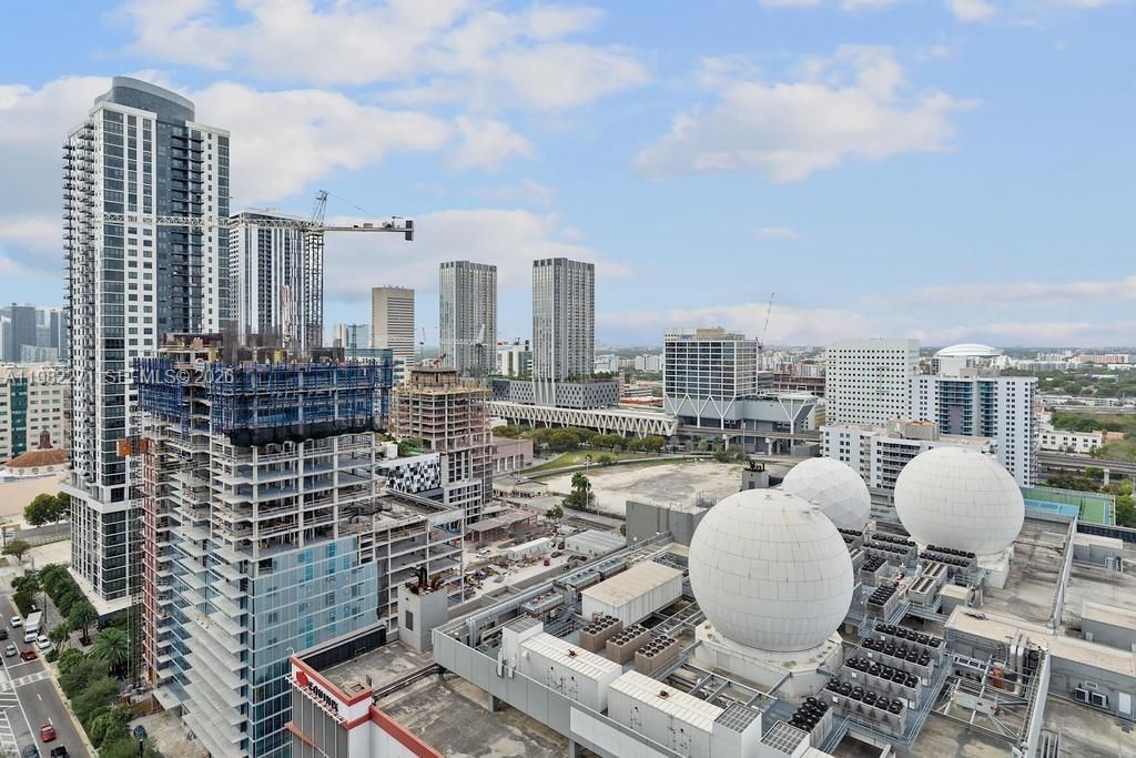 851 NE 1st Ave , Unit 2102, Miami, FL 33132 Photo