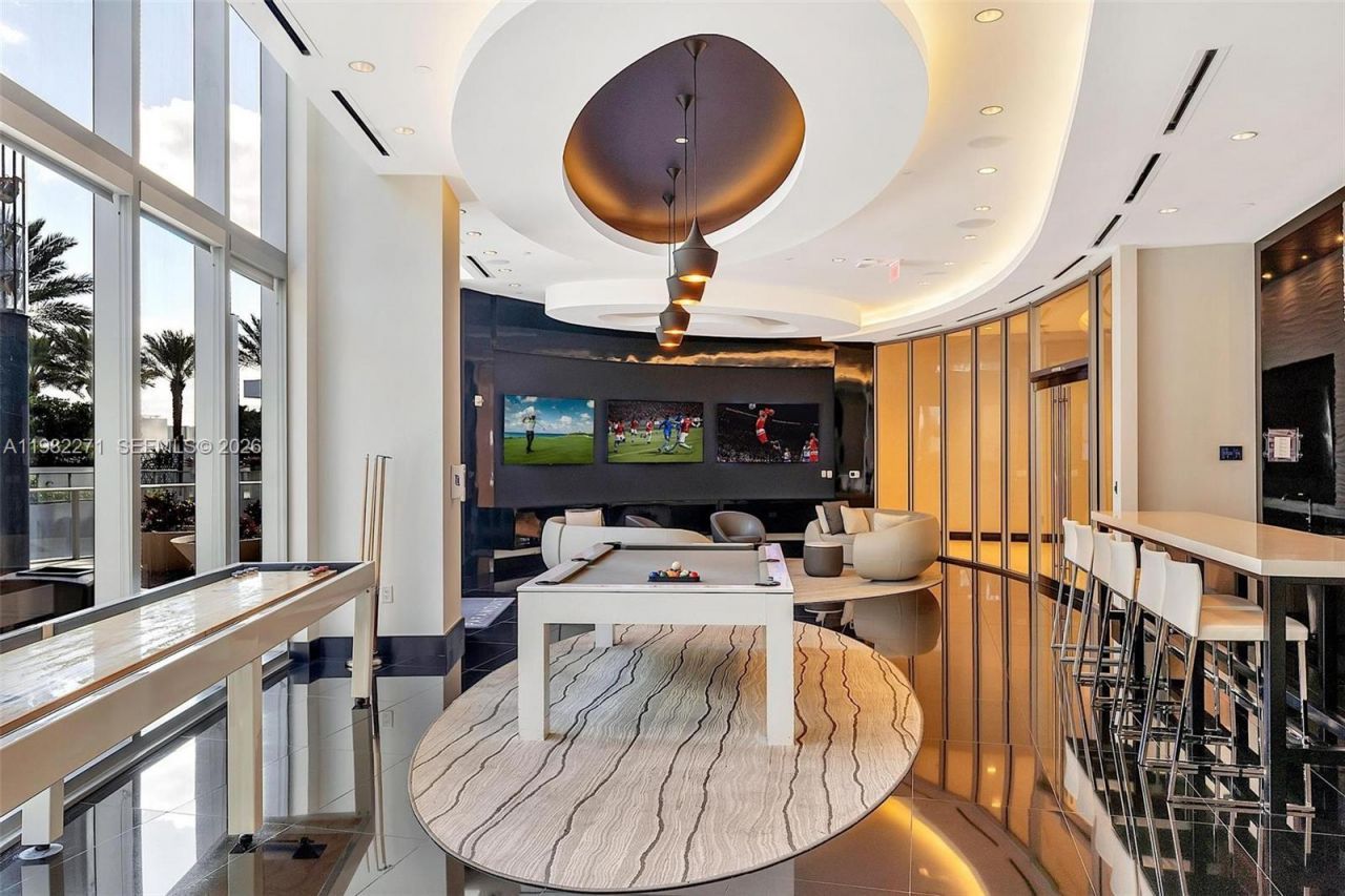 851 NE 1st Ave , Unit 2102, Miami, FL 33132 Photo