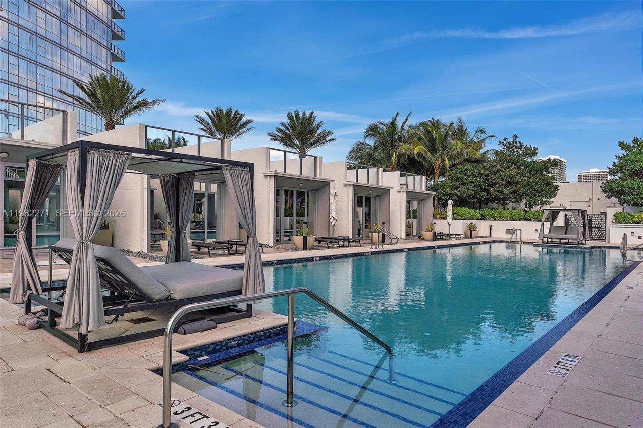 851 NE 1st Ave , Unit 2102, Miami, FL 33132 Photo